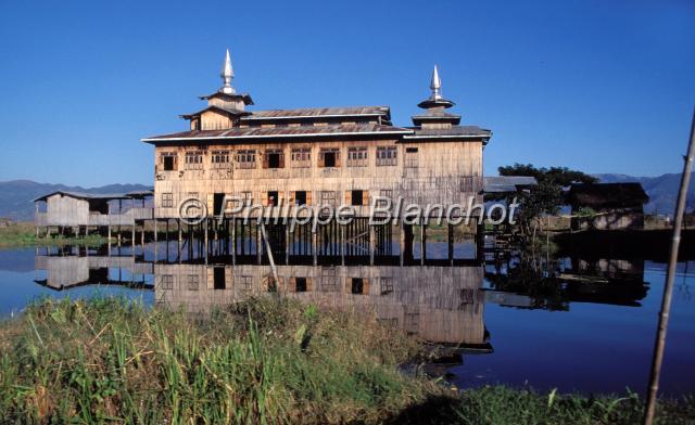 birmanie 05.JPG - Pagode sur le lac InleBirmanie (Myanmar)